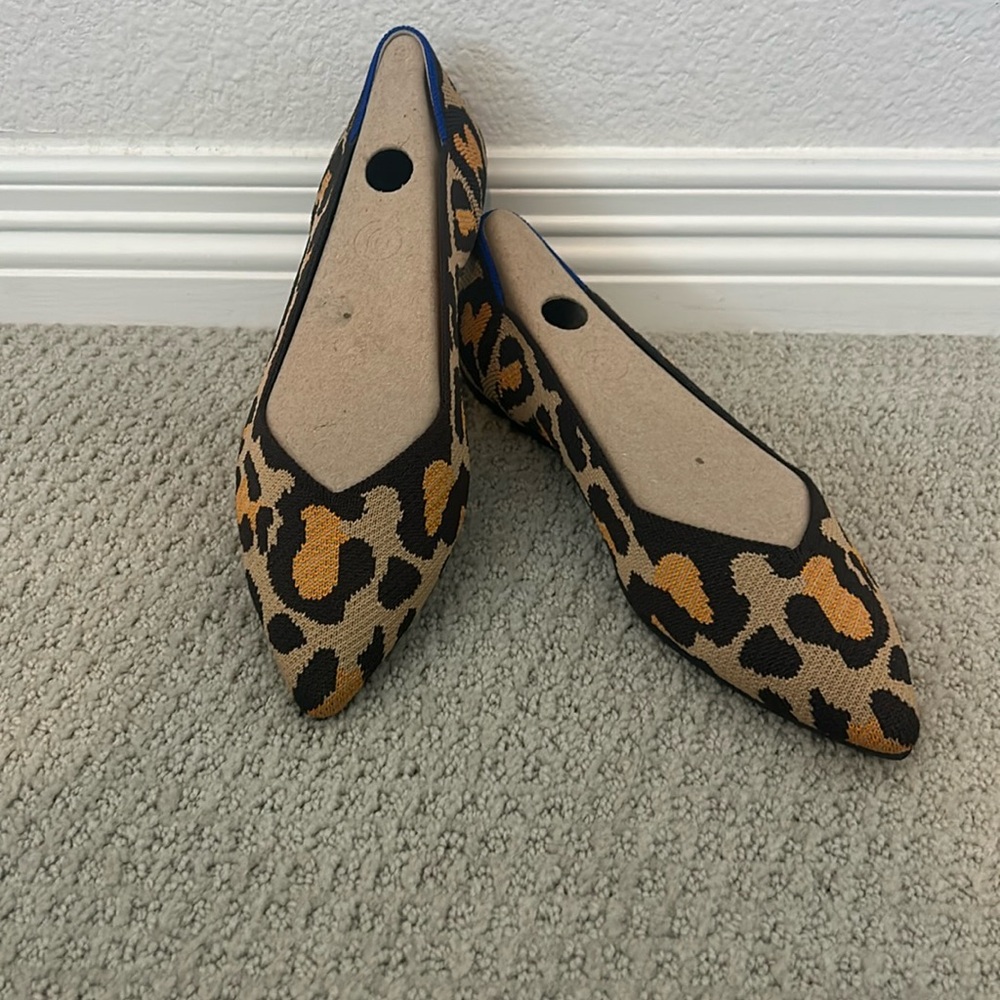 Rothy’s leopard pointed flats